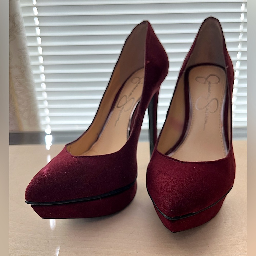 Jessica Simpson platform heel